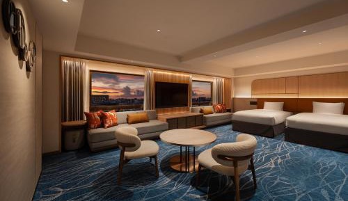 Renovated Executive Twin Room with Club Lounge Access - Non-Smoking