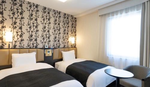 Standard Twin Room with Free access to Lounge - Non-Smoking