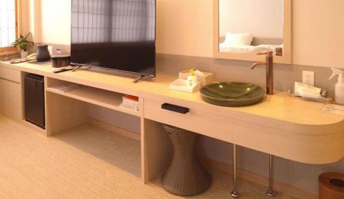 Standard Twin Room with Shared Bathroom