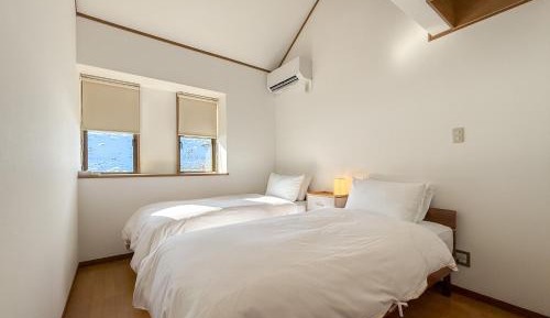 Twin Room with Mountain View