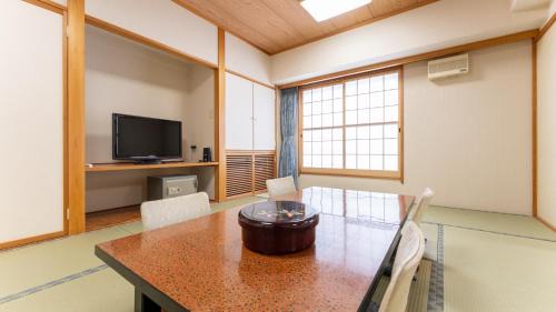 Universal Japanese-Style Room with Shared Bathroom