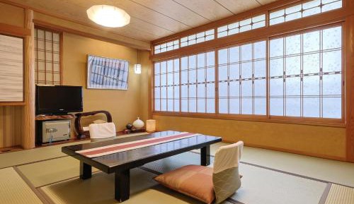 Quadruple Room with Private Bathroom