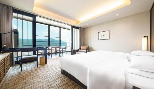 Twin Room with Mountain View