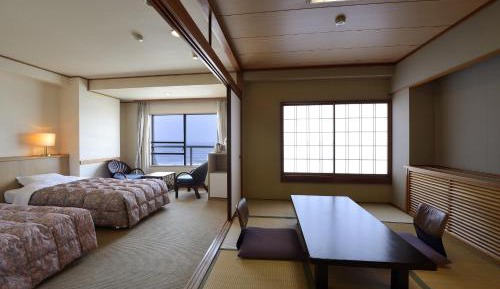 Twin Room with Tatami Area and Sea View - Non-Smoking
