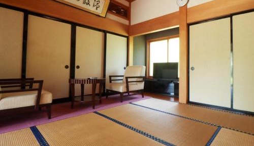 Economy Twin Room