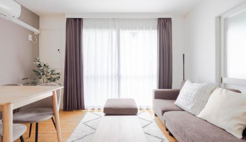 One-Bedroom Apartment with Balcony