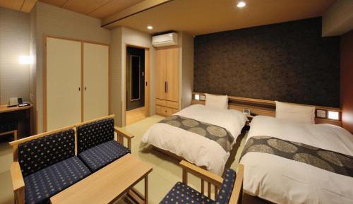 Triple Room with Bath