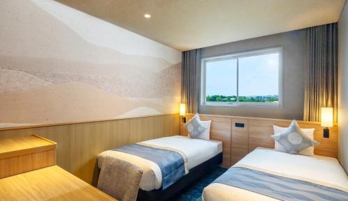 Superior Compact Twin Room with Private Bathroom