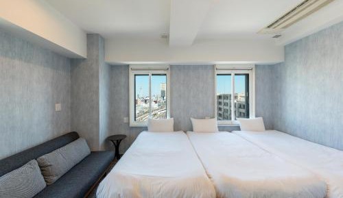 Triple Room with City View