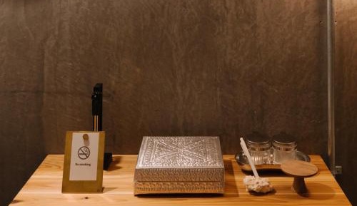 Small Japanese-style room with Shared Bathroom