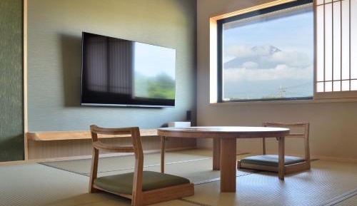 Luxury Villa with Fuji View