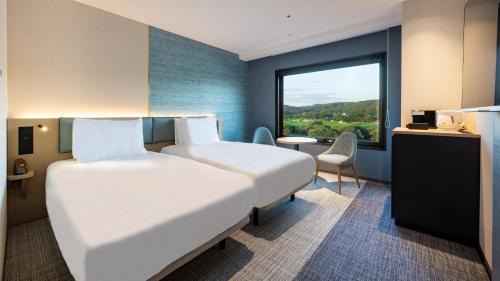 Standard Twin Room with River View