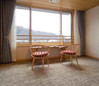 Standard Twin Room with Mountain View