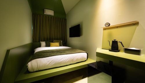 Double Room Green with Shared Bathroom