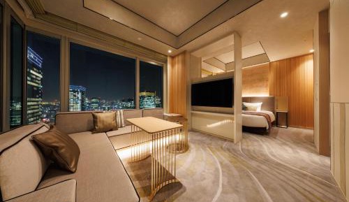 UTSUROI - Premium Corner King 40sqm - Non Smoking