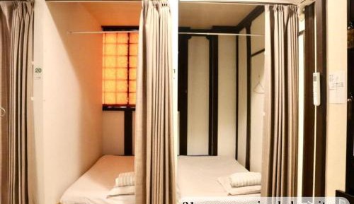 Single Bed in Mixed Dormitory Room