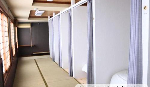 Single Bed in Mixed Dormitory Room