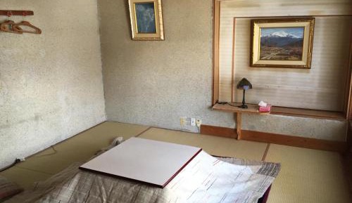 Japanese-Style Room with Shared Bathroom