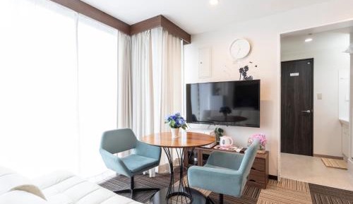 Family Room with River View - Non-Smoking