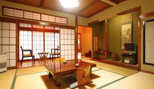 Japanese-Style Superior Room with Shared Toilet (B)