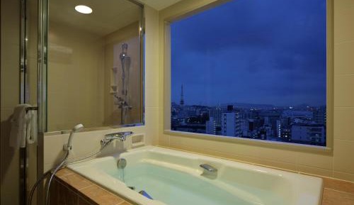Corner Deluxe Twin Room - Non-Smoking 