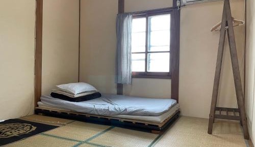 Single Room with Shared Bathroom