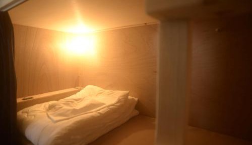 6-Bed Mixed Dormitory Room