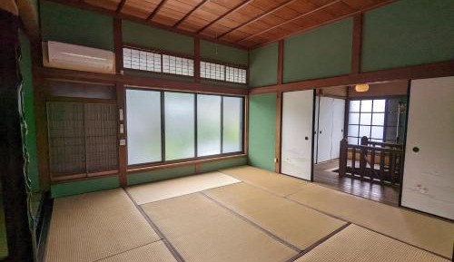 Single Bed in Mixed Dormitory Room