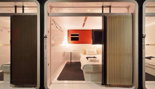 First Class Cabin - Male