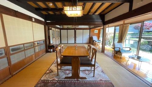 Japanese-Style Room