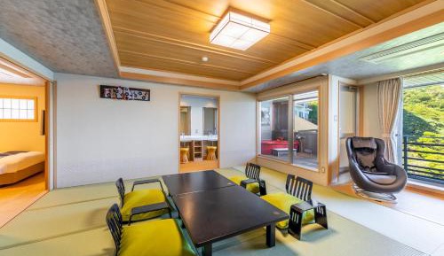 Deluxe Room with Tatami Area with Open-air bath with Ocean View South Wing - Buffet Dinner