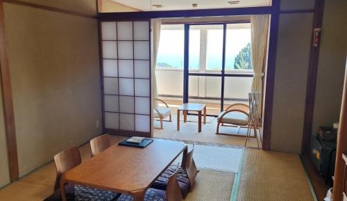 Japanese-Style Room with Sea View (17㎡, 3F, Room 302) - Shared Bathroom