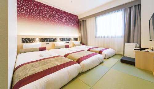 Top Floor - Sakura Triple Room - Non-Smoking