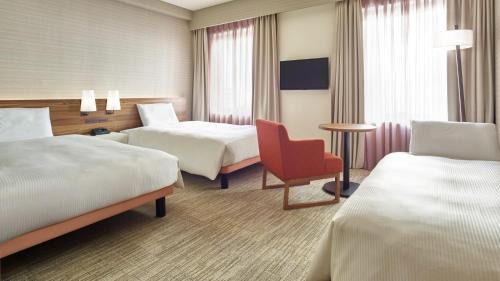 Moderate Twin Room with Sofa Bed - Non-Smoking