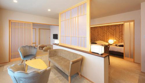 Queen Suite with Spa Bath