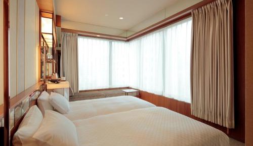 Corner Twin Room - Non-Smoking