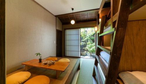 Family Room with Garden View