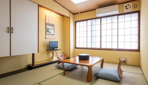 Twin Room with Private Bathroom