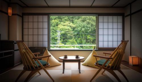 Japaense-Style Twin Room with Mountain View