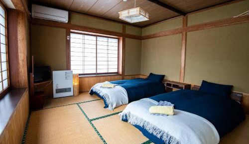 Twin Room with Shared Bathroom