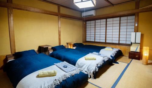 Triple Room with Shared Bathroom