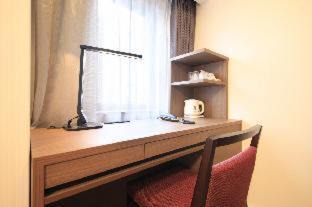 Hollywood Twin Room with Extra Bed (3 Adults) - Non-Smoking
