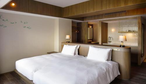 Twin Room with Garden View and Terrace with Lounge Access