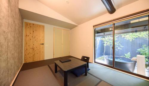 Japanese Room with Semi Open-Air Bath - Sumi
