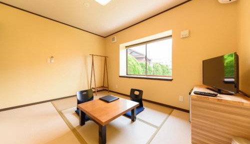 Japanese-Style Twin Room with Shared Bathroom - Annex (Adult Only)