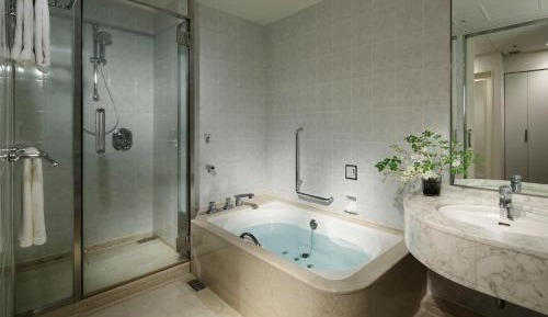 Deluxe King Room (Non-Smoking)+ Sauna Access