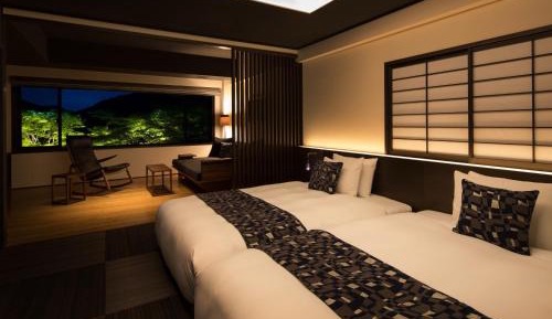 Superior Deluxe Twin Room with Free flow included