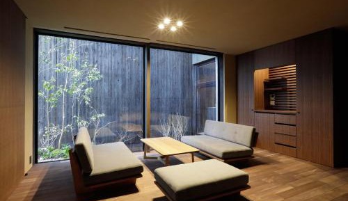 Deluxe King Room with Tatami Area and Courtyard view(Annex)