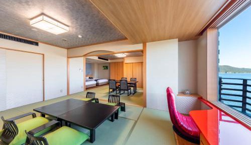 Deluxe Room with Tatami Area with Ocean View South Wing - Buffet Dinner
