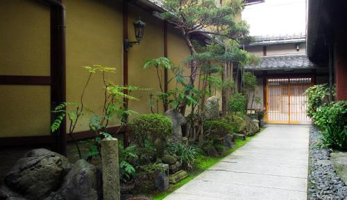 Japanese-Style Family Room